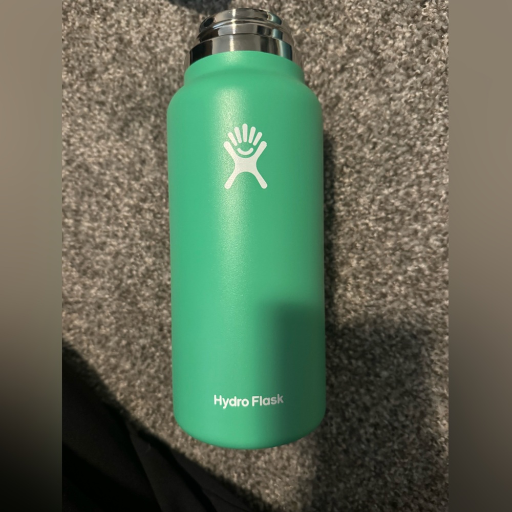 HYDRO FLASK 32oz
